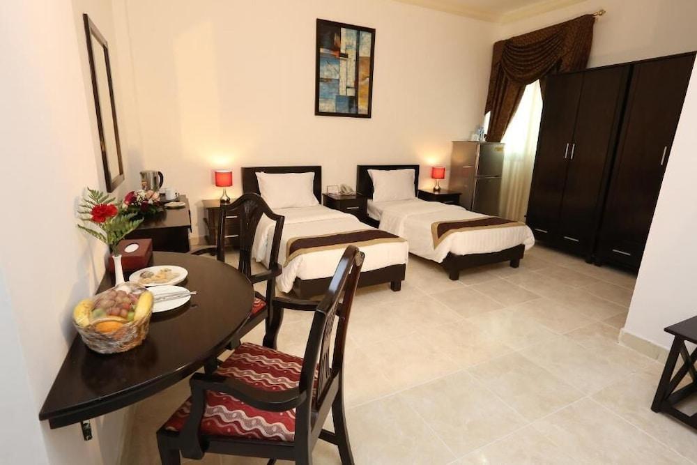 La Villa Palace Hotel Ad Dawhah Esterno foto