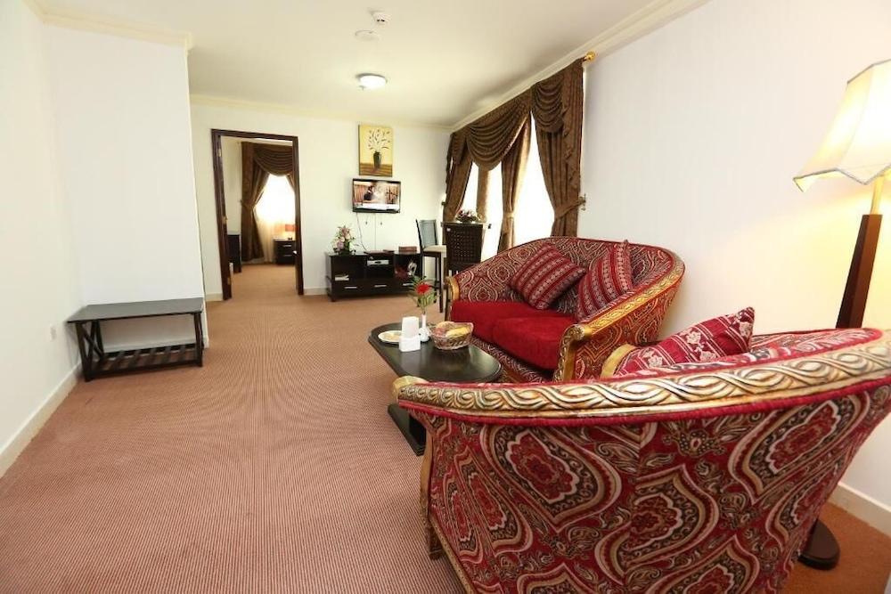 La Villa Palace Hotel Ad Dawhah Esterno foto