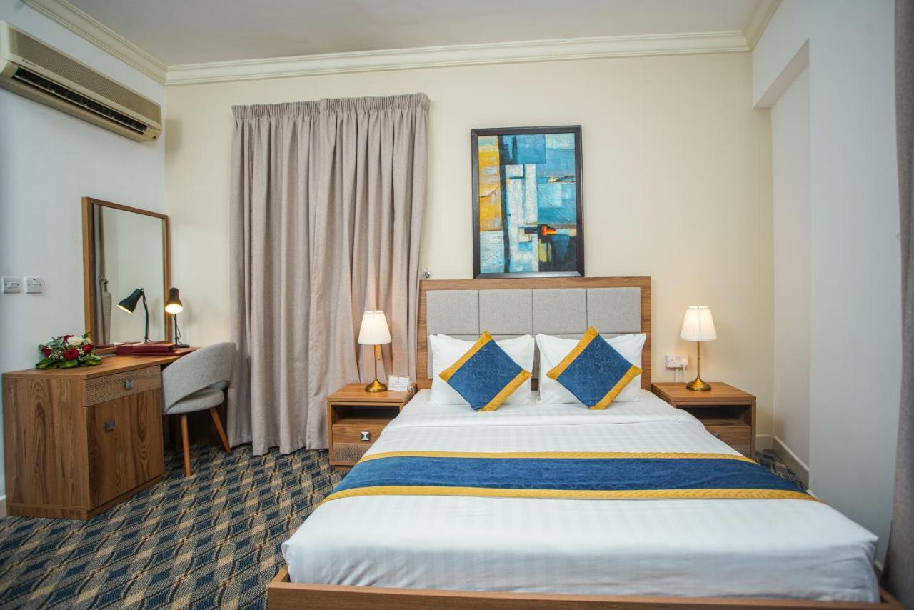 La Villa Palace Hotel Ad Dawhah Esterno foto