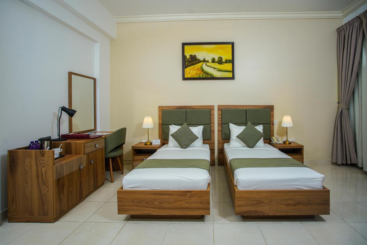 La Villa Palace Hotel Ad Dawhah Esterno foto