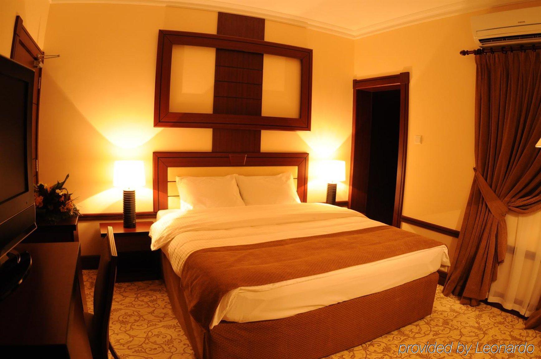 La Villa Palace Hotel Ad Dawhah Esterno foto