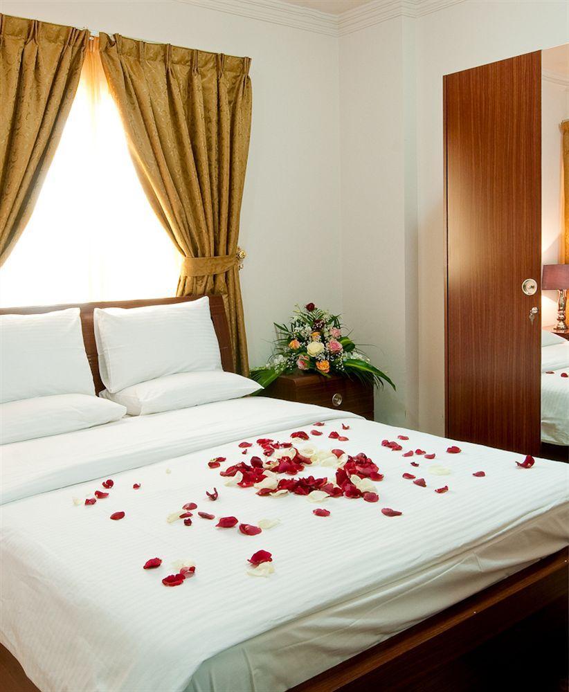 La Villa Palace Hotel Ad Dawhah Esterno foto